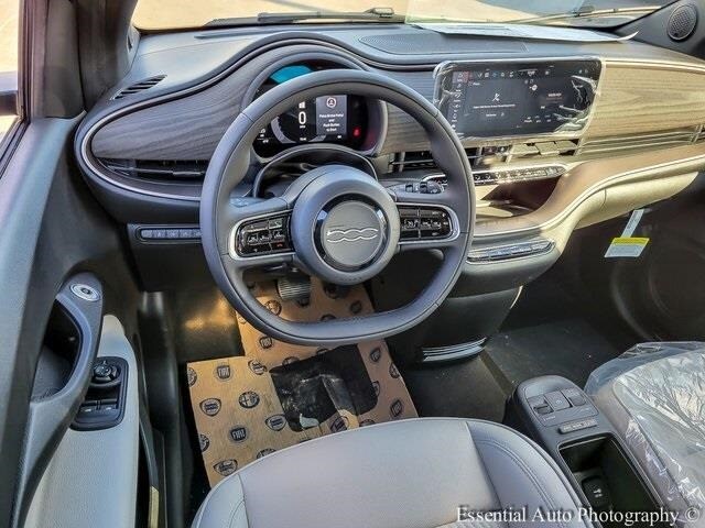 2025 FIAT 500E - Image 12