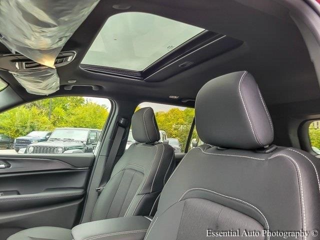 2025 JEEP GRAND CHEROKEE - Image 10