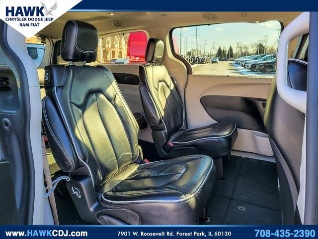 2023 CHRYSLER PACIFICA - Image 32