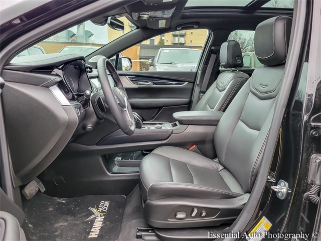 2025 CADILLAC XT5 - Image 8