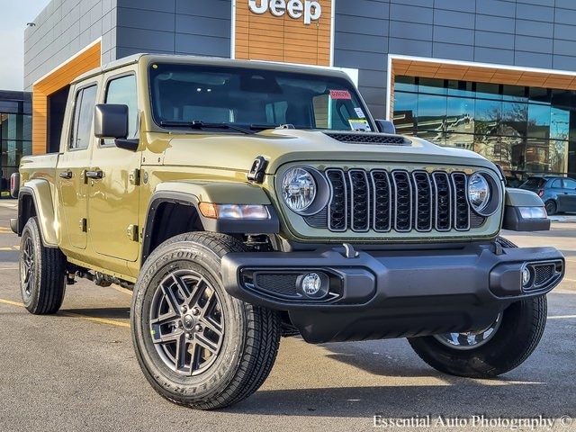 2026 Jeep Gladiator Sport S's photo
