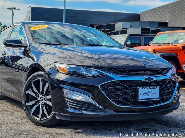 2025 Chevrolet Malibu RS photo 2
