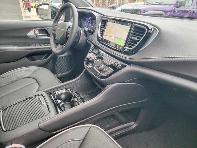2026 CHRYSLER PACIFICA - Image 18