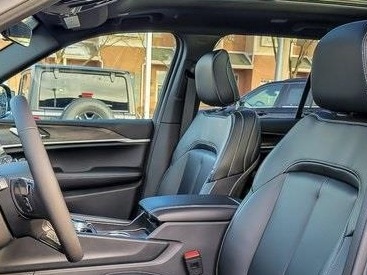 2026 JEEP GRAND CHEROKEE - Image 9