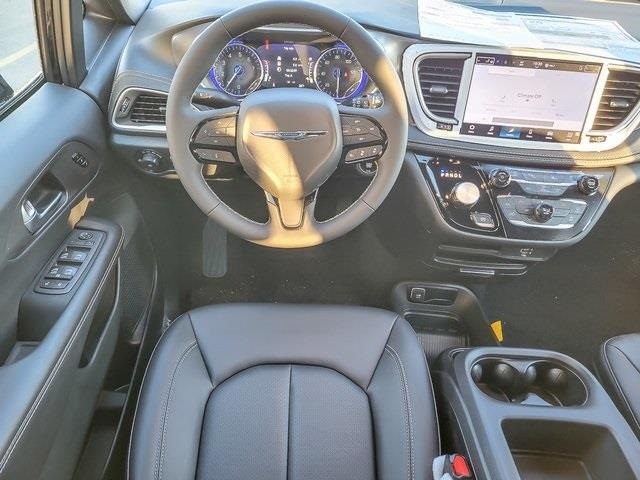 2026 CHRYSLER PACIFICA - Image 11