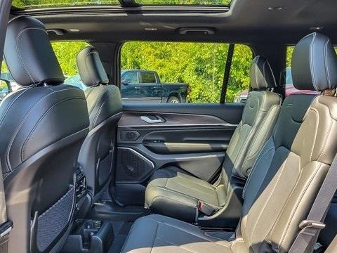 2025 JEEP GRAND CHEROKEE L - Image 12