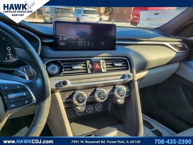 2023 GENESIS G70 - Image 24