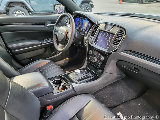 2023 CHRYSLER 300 - Image 30