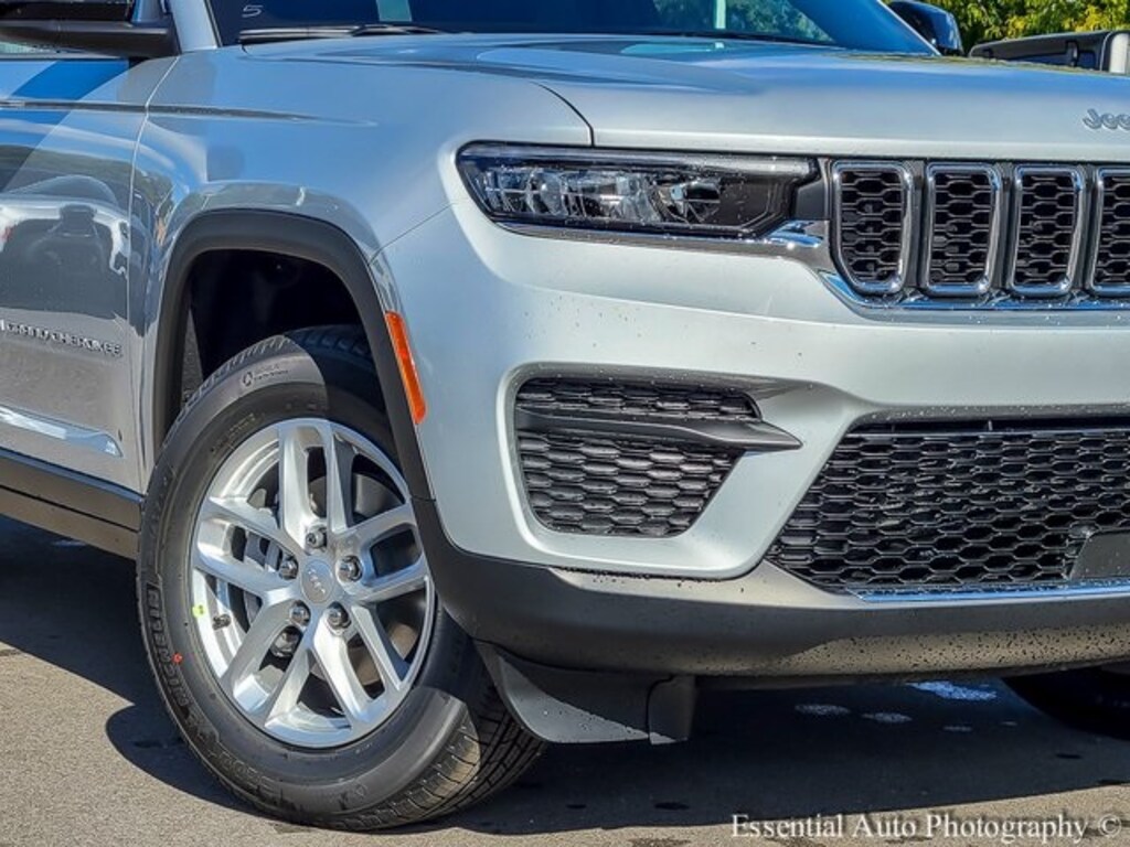 New 2025 Jeep Grand Cherokee Laredo Sport Utility