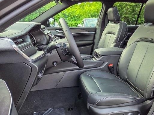 2025 JEEP GRAND CHEROKEE - Image 9