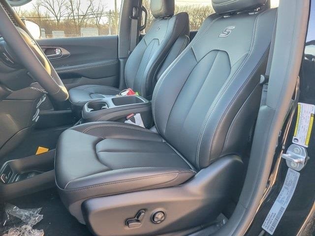2026 CHRYSLER PACIFICA - Image 8