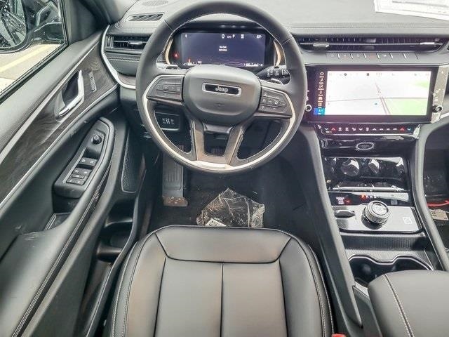 2026 JEEP GRAND CHEROKEE L - Image 11
