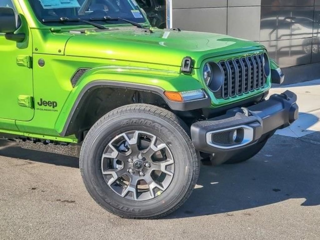 New 2026 Jeep Gladiator Sahara Pickup