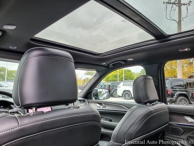 2025 JEEP GRAND CHEROKEE - Image 12