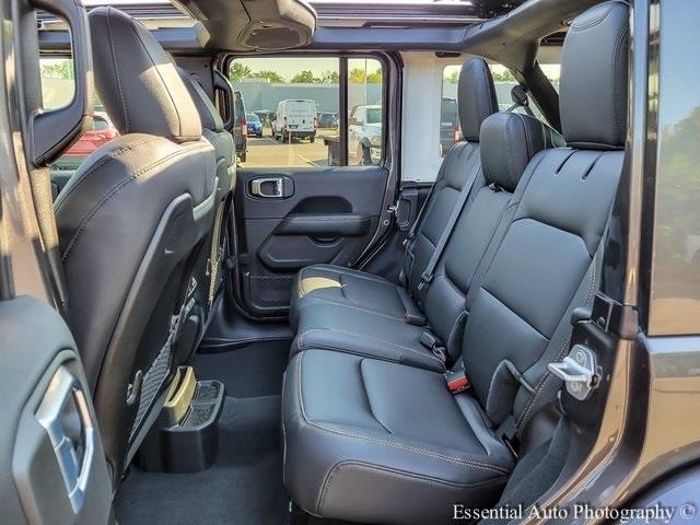 2025 JEEP WRANGLER - Image 12