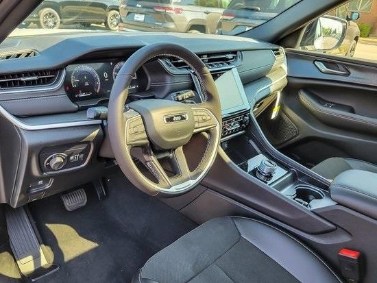 2025 JEEP GRAND CHEROKEE L - Image 10