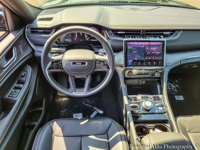 2025 JEEP GRAND CHEROKEE L - Image 15