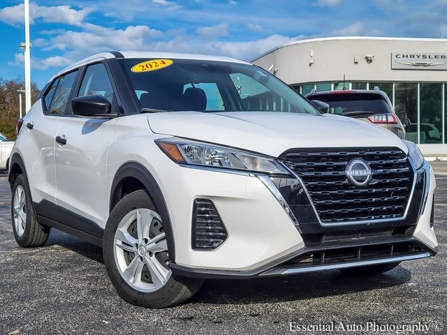 2024 Nissan Kicks S's photo