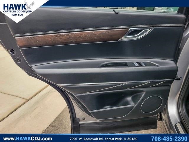 2024 GENESIS GV80 - Image 17