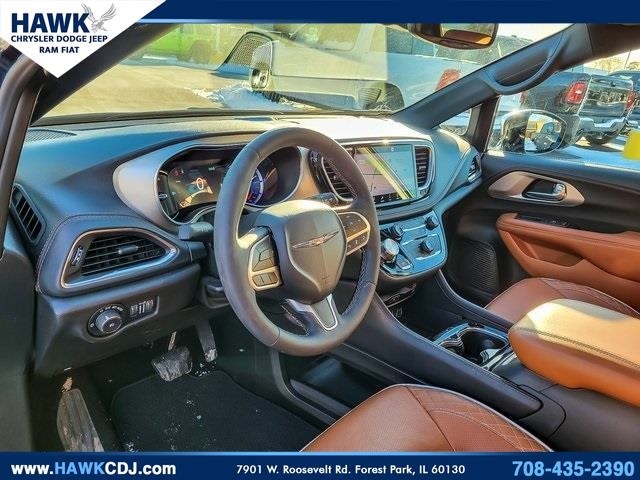2025 CHRYSLER PACIFICA - Image 9