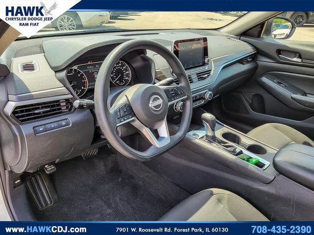 2025 Nissan Altima SV - Photo 9