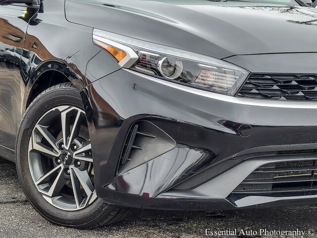 2023 Kia Forte LXS photo 3