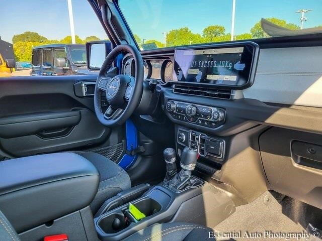 2025 JEEP WRANGLER - Image 24