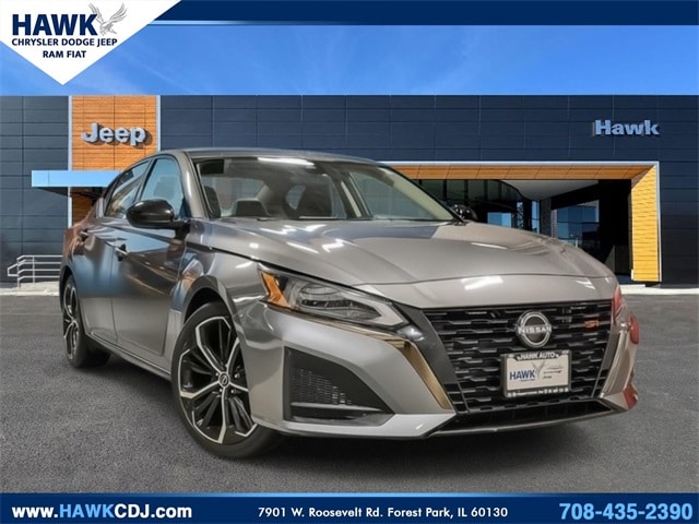 2023 Nissan Altima SR's photo