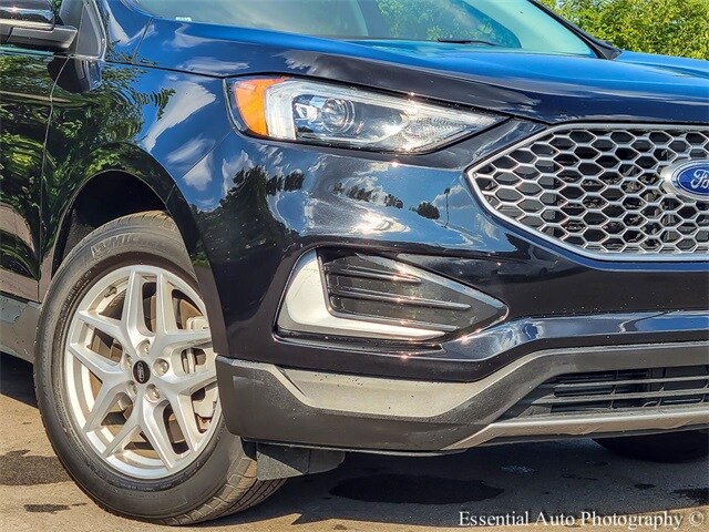 2024 Ford Edge SEL photo 2