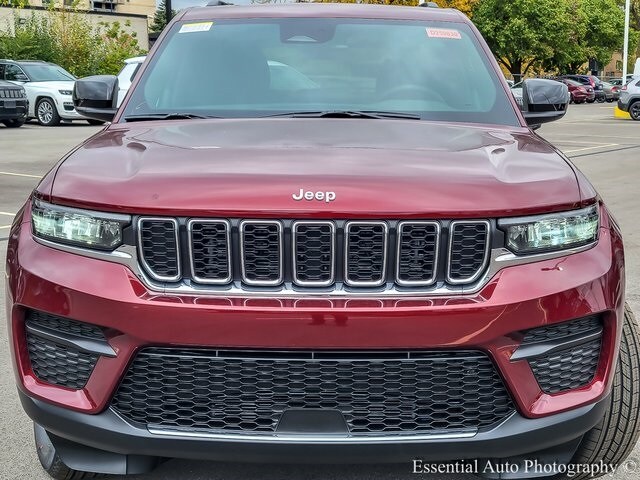 2025 Jeep Grand Cherokee Laredo X photo 4
