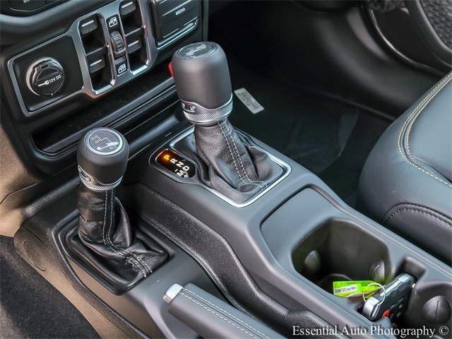 2025 JEEP WRANGLER - Image 24