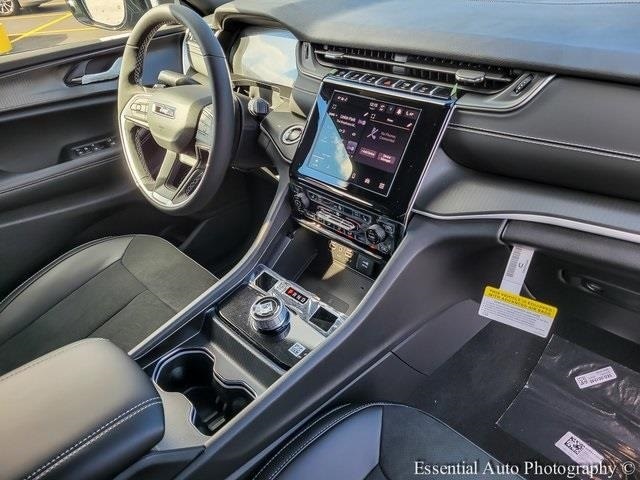 2025 JEEP GRAND CHEROKEE - Image 24