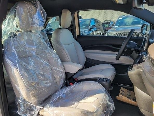 2025 FIAT 500E - Image 23