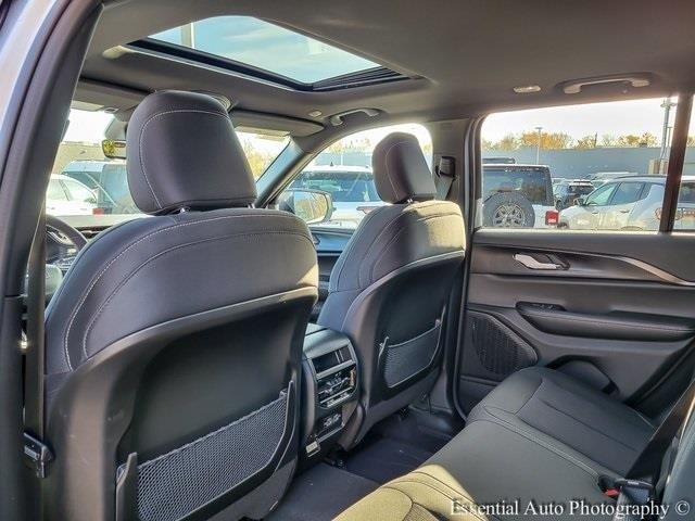 2025 JEEP GRAND CHEROKEE - Image 13