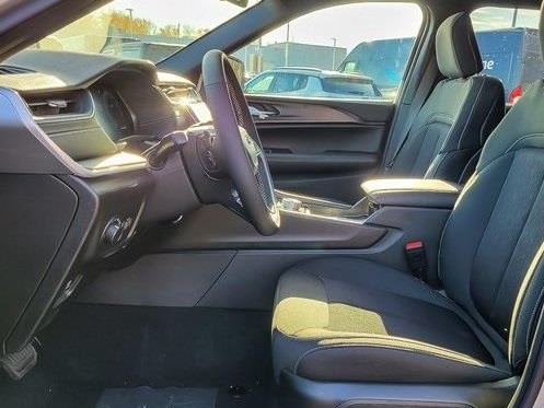 2025 JEEP GRAND CHEROKEE - Image 9