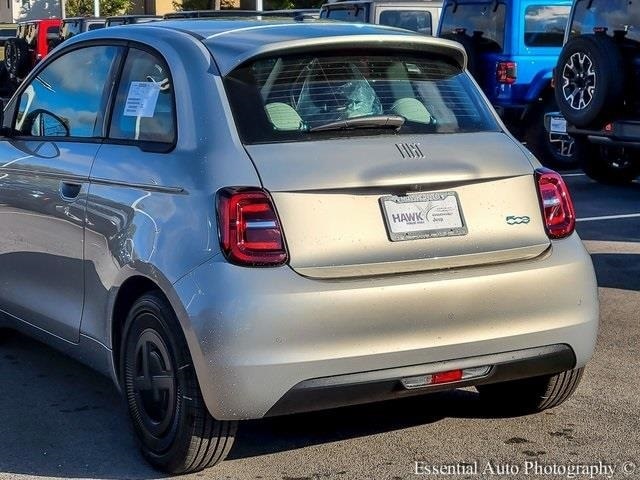 2025 FIAT 500E - Image 6