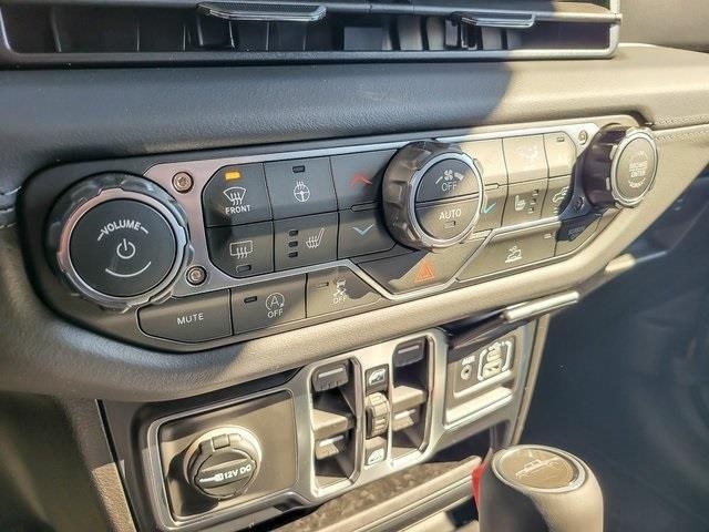 2026 JEEP GLADIATOR - Image 14