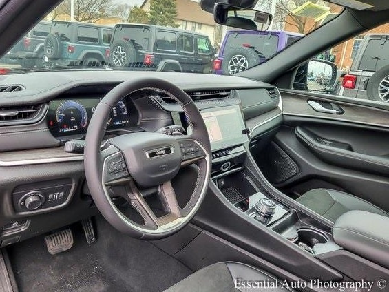 2026 JEEP GRAND CHEROKEE - Image 12