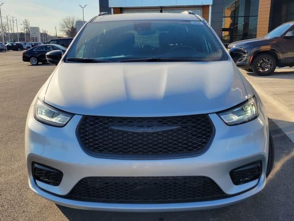 New 2026 Chrysler Pacifica Select Passenger Van