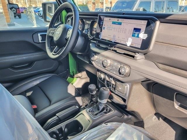 2026 JEEP GLADIATOR - Image 18