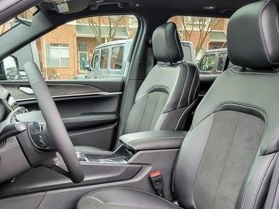 2026 JEEP GRAND CHEROKEE - Image 11