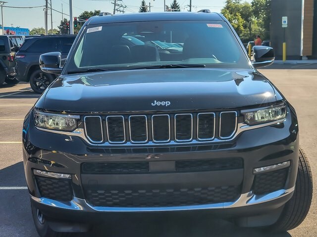 2025 Jeep Grand Cherokee Limited photo 4