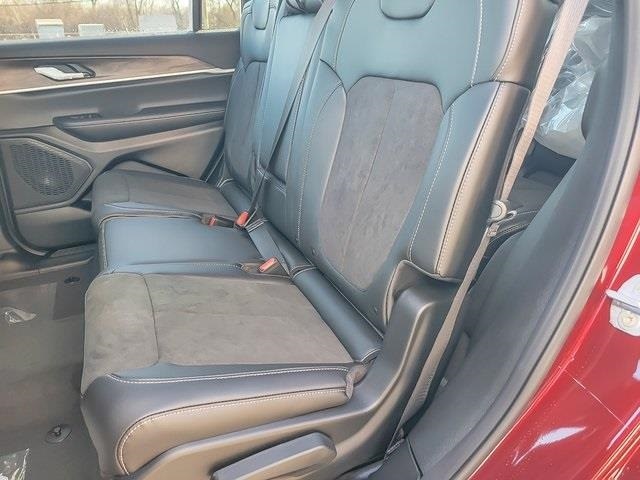 2026 JEEP GRAND CHEROKEE L - Image 11