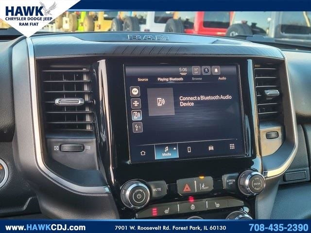 2025 RAM 1500 - Image 17