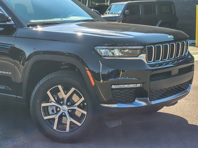 2025 Jeep Grand Cherokee Limited photo 2