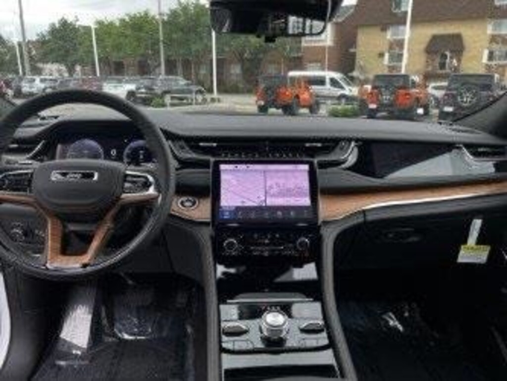 New 2025 Jeep Grand Cherokee L Summit Sport Utility