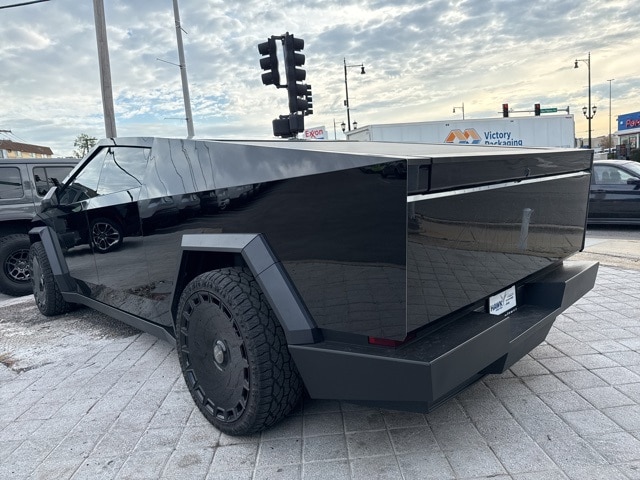 Used 2024 Tesla Cybertruck Cyberbeast with VIN 7G2CEHEE9RA033914 for sale in Forest Park, IL