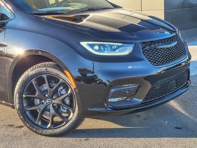 2026 CHRYSLER PACIFICA - Image 2