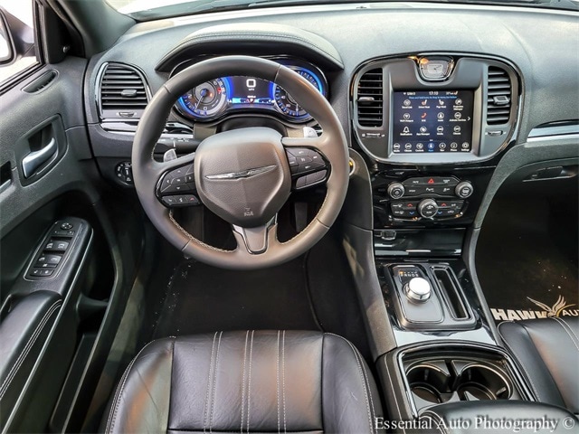 2023 CHRYSLER 300 - Image 13