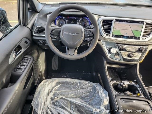 2026 CHRYSLER PACIFICA - Image 12